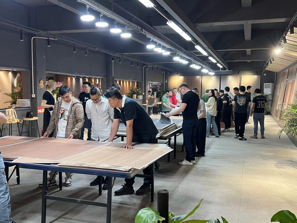 春风得意马蹄疾，一日看尽长安花